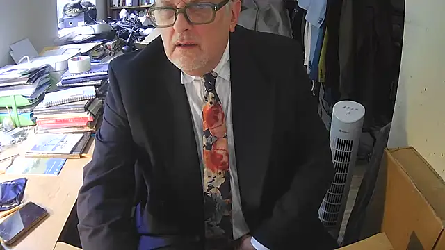 SuitedSub63's Webcam Show