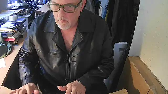 SuitedSub63 Webcam show