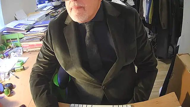SuitedSub63 Webcam-Show