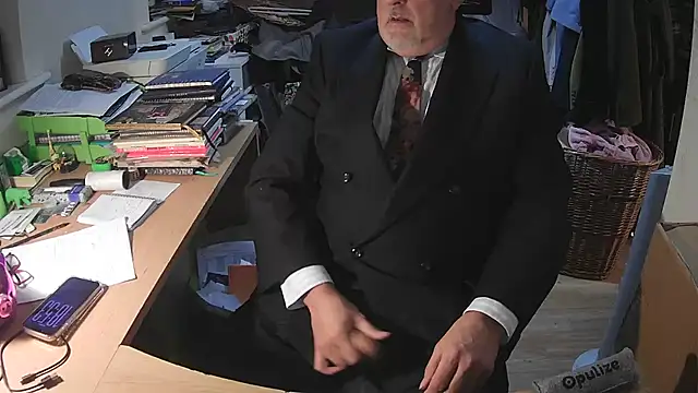 SuitedSub63 webcam show
