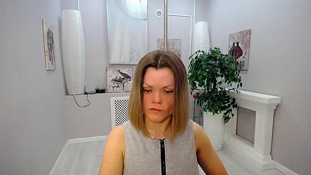 wild_temptation_n Webbikameraesitys