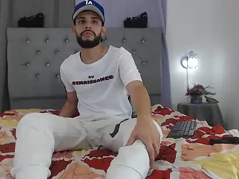 Roger_Shaw live XXX chat