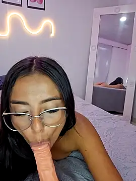 Agata_Dollsn Webbikameraesitys