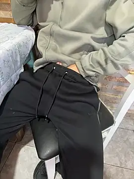 Elbuenverga00: διαδικτυακό σόου στην κάμερα