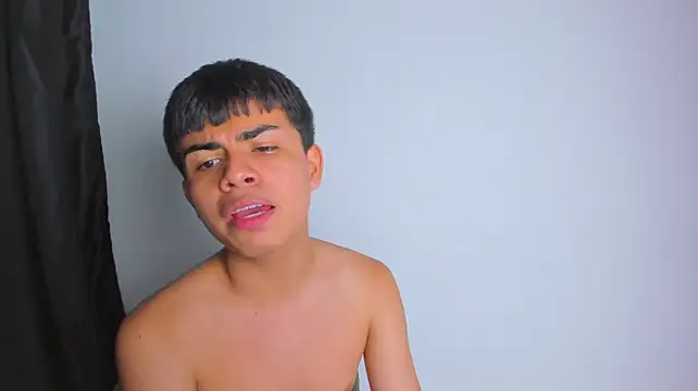 Asher_Youngn Webbikameraesitys