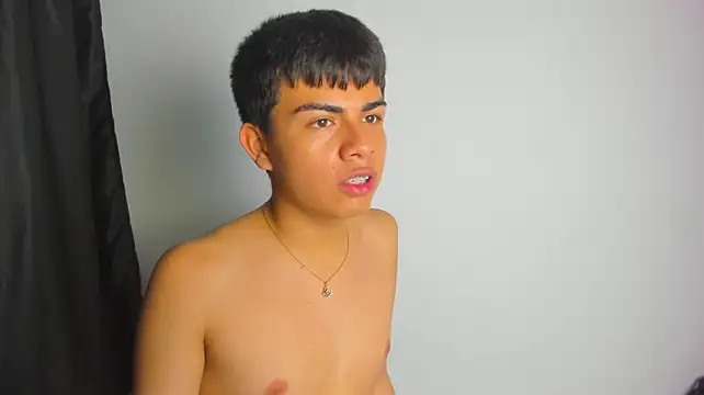 Asher_Youngn Webbikameraesitys
