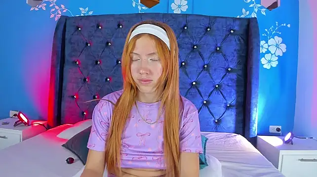 violetsmith1_'s Webcam Show