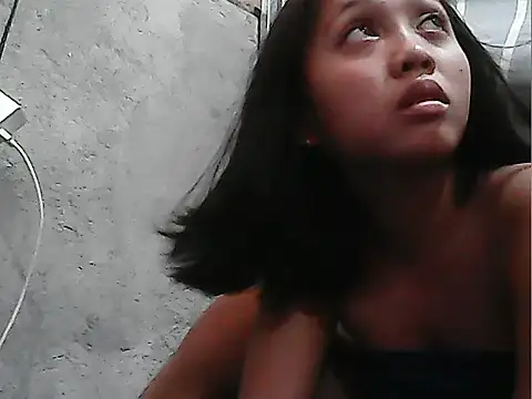 Yours_AsianPinayGirl18's Webcam Show