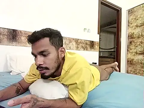 Desihotboy990 网络视讯表演