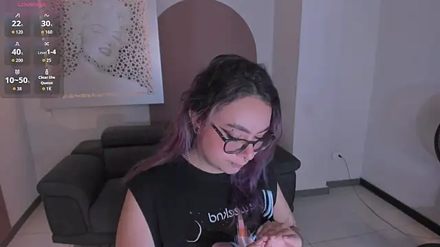Chat XXX en directo de LoiseHarper