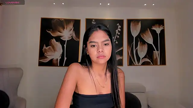 SaphiraJames' Live XXX Chat