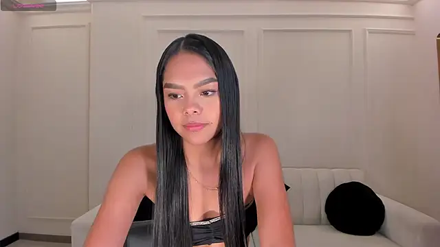 SaphiraJames Adlı Modelin Canlı XXX Sohbeti