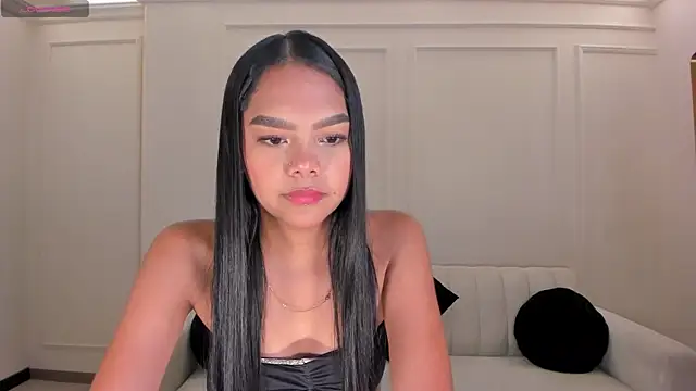 SaphiraJames' Live XXX Chat