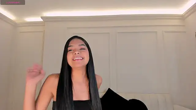SaphiraJames' Live XXX Chat