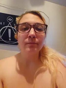 Thatonebinch's Webcam Show