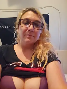 Thatonebinch's Webcam Show