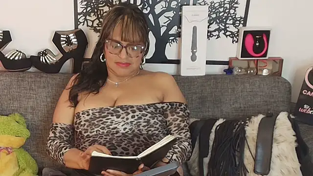 XXX chat uživo modela Angelabrowm