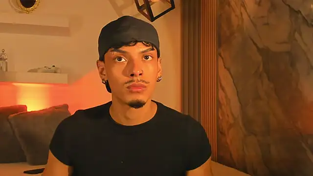AlexLaurent webkamerás műsora