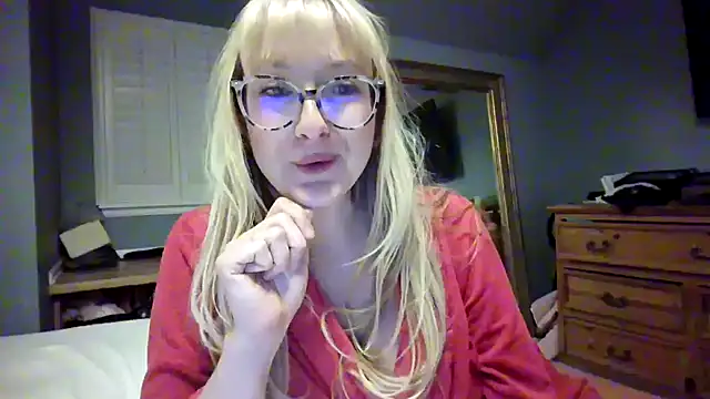 Show modela Daisy_James na web-kameri