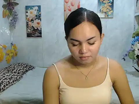 ur_asiankat Pertunjukan Webcam