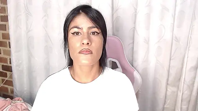ailyn-29's Webcam Show