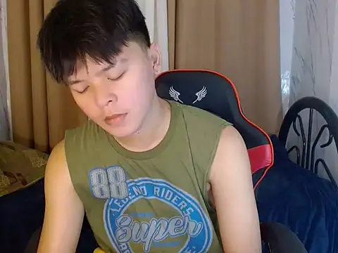 yourhotasiandoms' Webcam Show