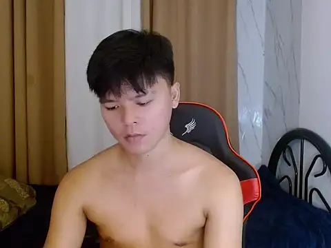 yourhotasiandoms Pertunjukan Webcam