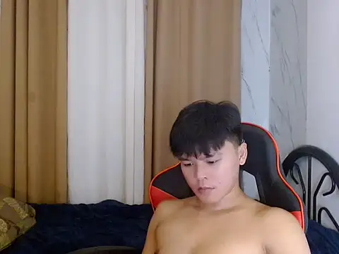 yourhotasiandoms Pertunjukan Webcam