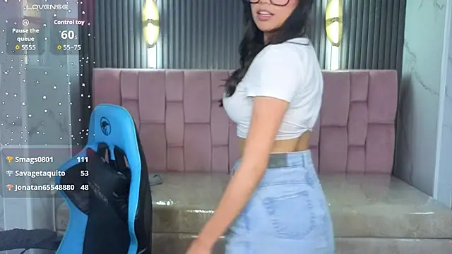 Chat +18 de Eimy18_b ao vivo
