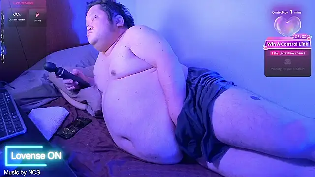 Pokazy przed kamerką – ChubbyBEAR039