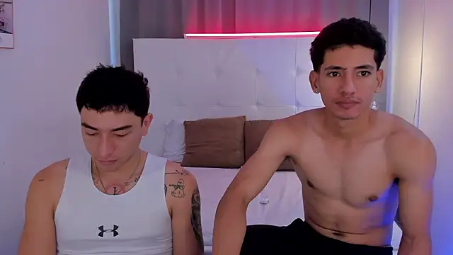 Show modela Alejo-and-Thiago na web-kameri