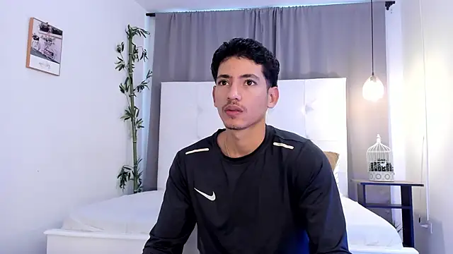 Chatroom XXX en direct de Alejo-and-Thiago