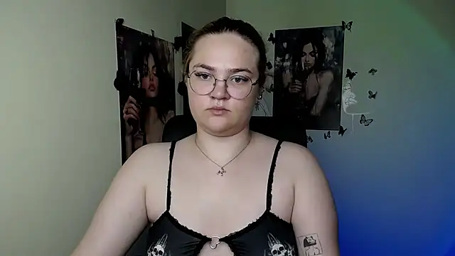 RinaRiii's Live XXX Chat