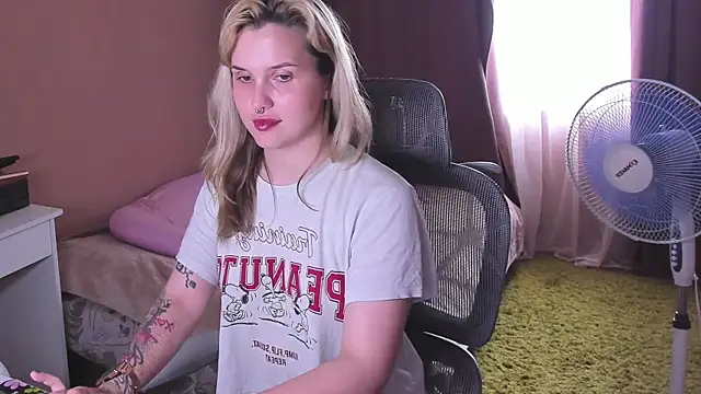 hellfirekiss Adlı Modelin Canlı XXX Sohbeti