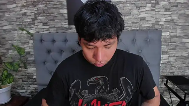 jhoan_evanss Show in webcam