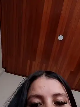 חדר צ'אט בשידור חי של tuzorrit