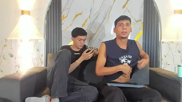 Yeff_26 Show in webcam
