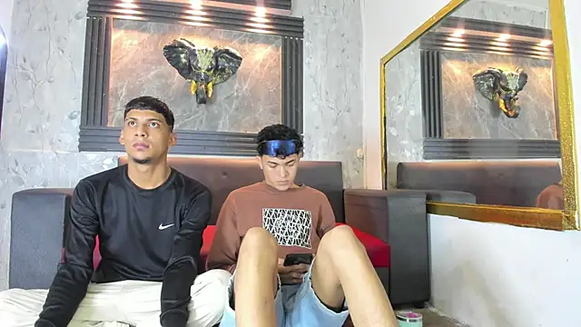 Yeff_26 Show in webcam