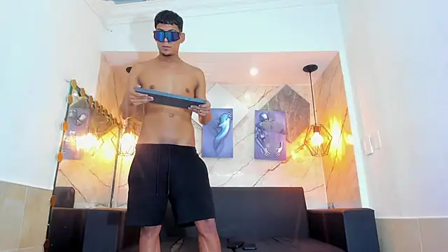 Yeff_26 Show in webcam