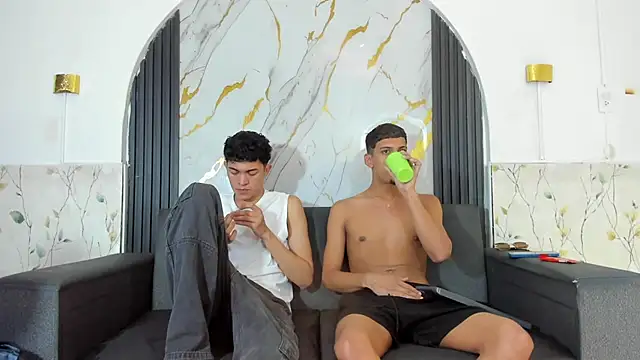 Yeff_26 Show in webcam