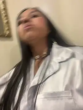 Chat +18 de Dulcerouss__ ao vivo