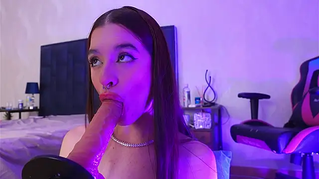 LucyFlame's Webcam Show