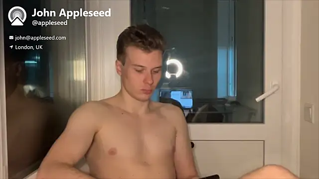 JohnDou2144 Show in webcam