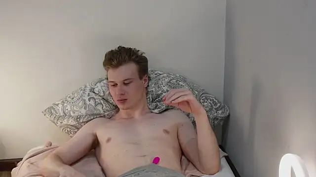 JohnDou2144 Show Webcam
