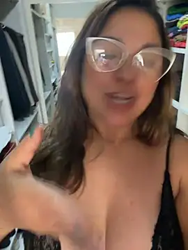 Show de Mariiii_morena na webcam