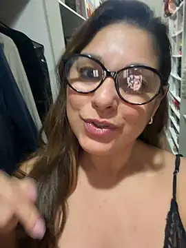 Show de Mariiii_morena na webcam