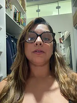 Show de Mariiii_morena na webcam