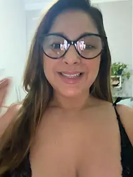 Show de Mariiii_morena na webcam