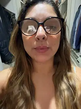 Show de Mariiii_morena na webcam