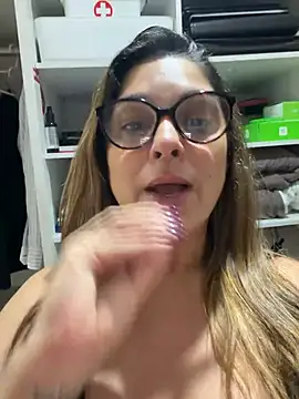 Show de Mariiii_morena na webcam